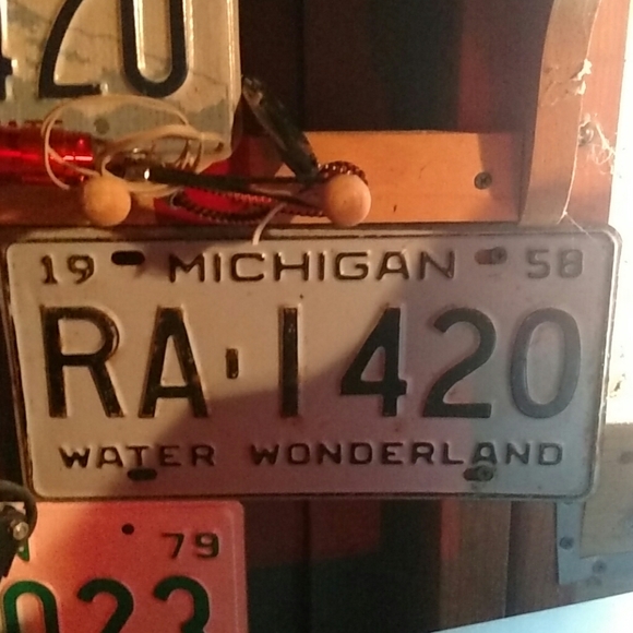 420 licence plates $100 each or make an offer - Picture 5 of 8